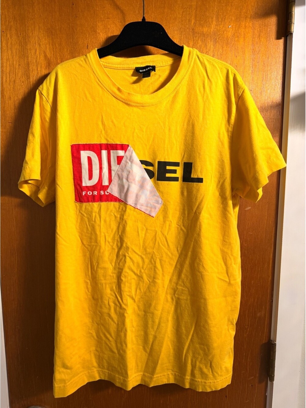 Diesel Men's Yellow Logo T-Shirt Size Medium Good Condition